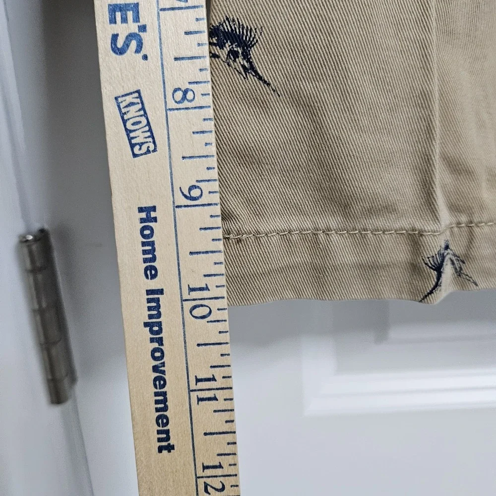 IZOD Shorts Mens 36 Tan Saltwater Marlin Fish Print Khaki Chino Flat Front 10.5